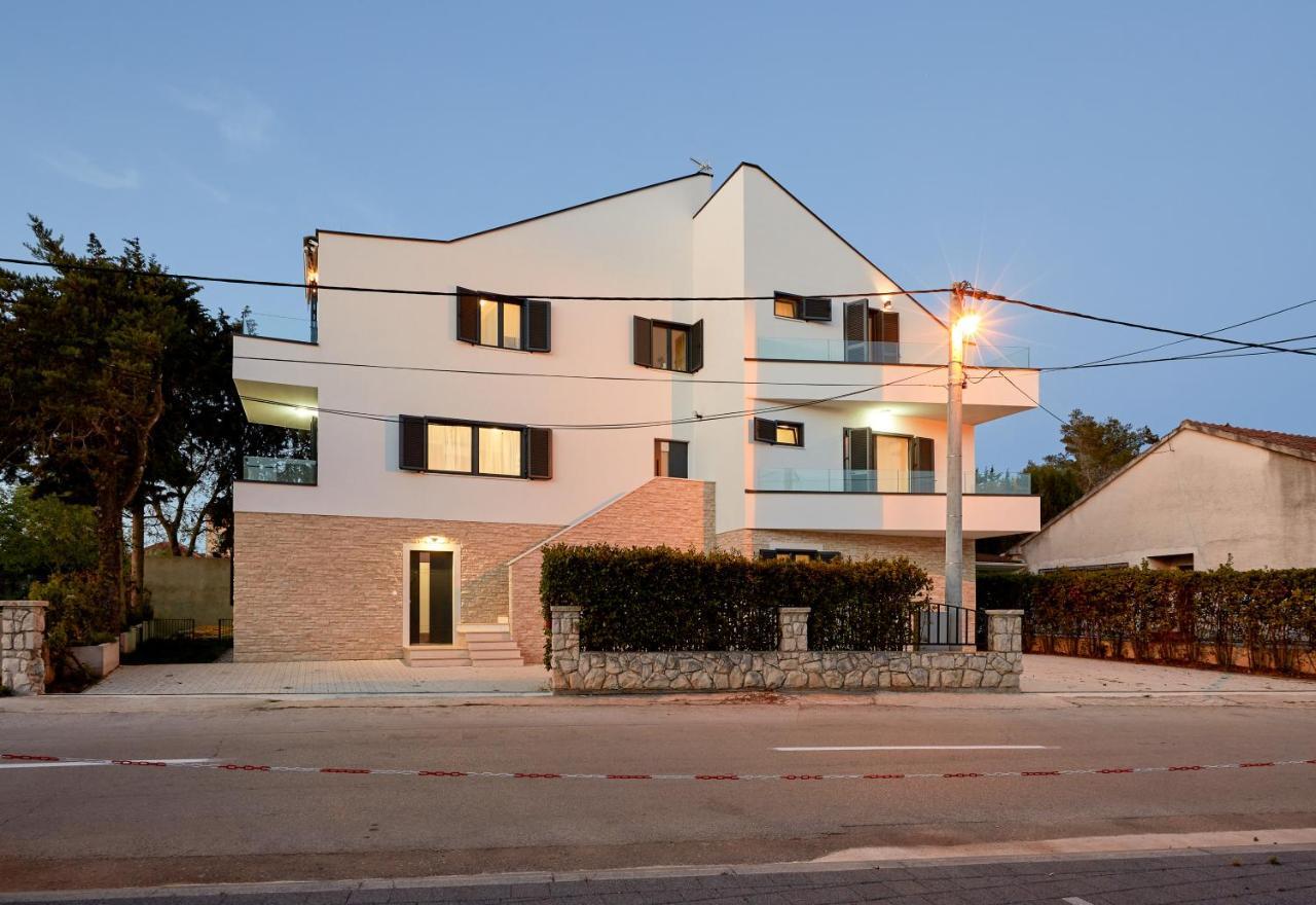 Apartments Nika Turanj Buitenkant foto